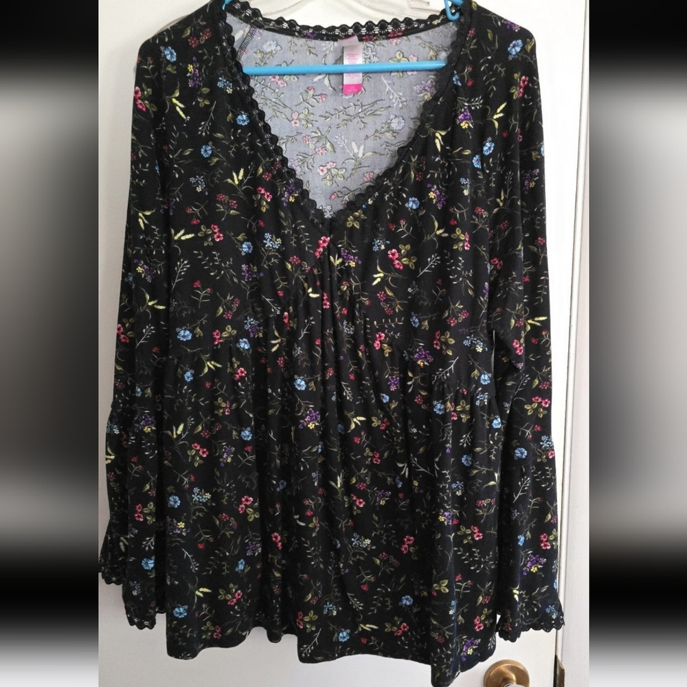Juniors size 23-25 No Boundries babydoll top